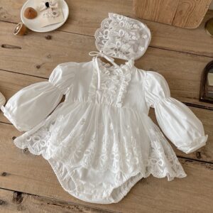 Robe dentelle (robe + bonnet )